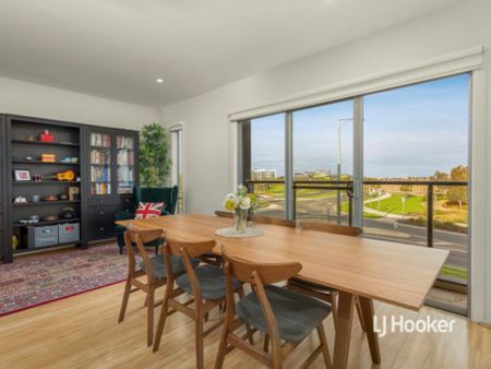 88 Ashcroft Avenue, Williams Landing VIC, Belconnen - Photo 2