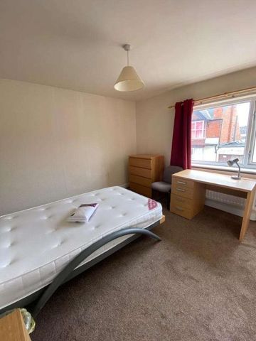 Moor Street, - Bed, LN1 - Photo 3