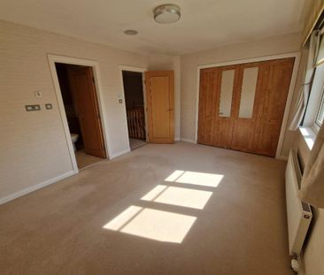 4 bedroom detached house to rent - Photo 6