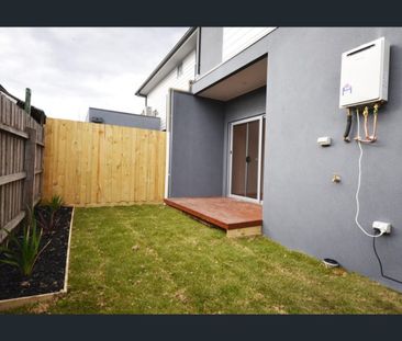 SUPERB LIVING IN A PRIME LOCATION - Photo 5