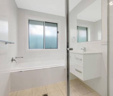 Spacious 3-Bedroom Duplex in Sunshine Bay - Photo 5