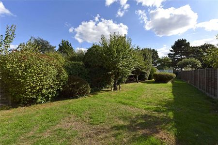 A two bedroom detached cottage with long garden and off street parking less than a quarter of a mile from Cookham Station. - Photo 4