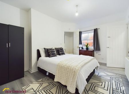 1 bedroom in a house share to rent - Photo 3