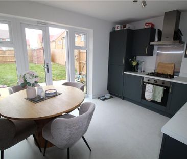 2 bedroom semi-detached house to rent - Photo 6