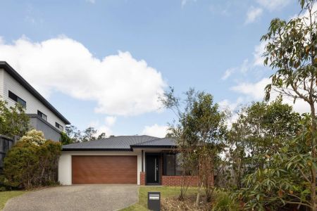 SINGLE LEVEL FAMILY HOME - Photo 2