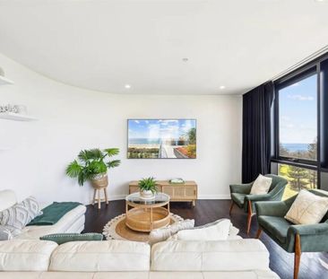 Broadbeach - Photo 1