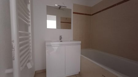 location Appartement T2 DE 42.28m² À BUSSY ST GEORGES - Photo 3