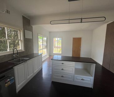 Neatly renovated 2-Bedroom house - Photo 4