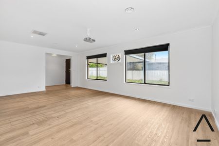 7 Roberston Street, Epsom VIC 3551 - House For Rent | Domain - Photo 5