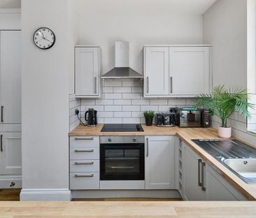 6 bedroom house to rent - Photo 2