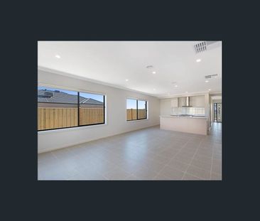 Spacious Family Living in the Heart of Westbrook Estate - Photo 1