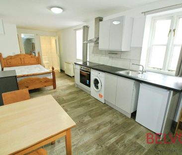 Studio to rent - Photo 2