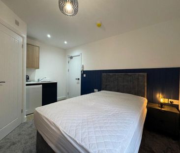 1 bedroom in a house share to rent - Photo 3