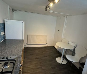 Beechwood Grove, Burley, LEEDS, LS4 2LT - Photo 3