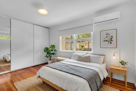 1/3 Burnham Road, Bardon - Photo 2