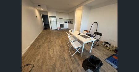 🏠 Fully Furnished | Cozy 2-Bedroom Apartment in Rosebery | Direct Bus to City & Universities 🔥! CONFIRM THE LEASE TERM IN ADVANCE! - Photo 2