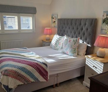 4 bedroom detached house to rent - Photo 4