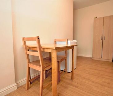 Property to rent - Photo 3