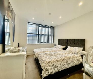 2 bedroom flat to rent - Photo 2