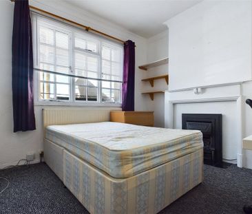 4 bedroom terraced house to rent - Photo 4