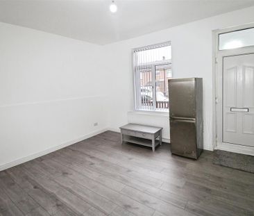 4 bedroom terraced house to rent - Photo 2