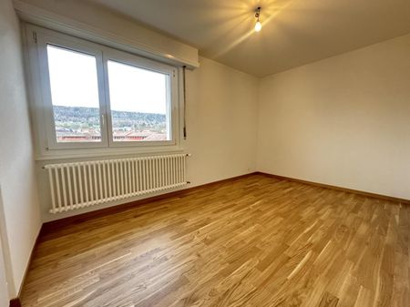 Appartement rénové de 3.5 pièces au 3ème étage à Gimel - Photo 3