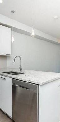 $2,180/ 2br-2 beds & 2 baths apartment condo - Photo 1