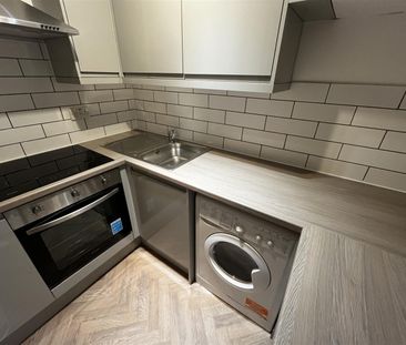 Park Mount, Kirkstall, LS5 3HE, Leeds - Photo 2