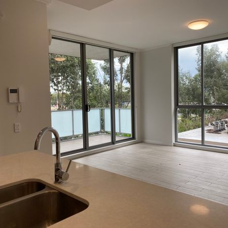 Modern 2 bedroom apartment in prime location - Photo 3