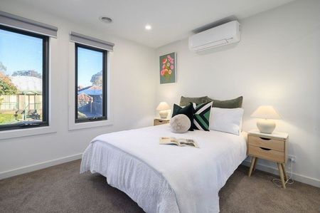 Effortless lifestyle in a great location! - Photo 2