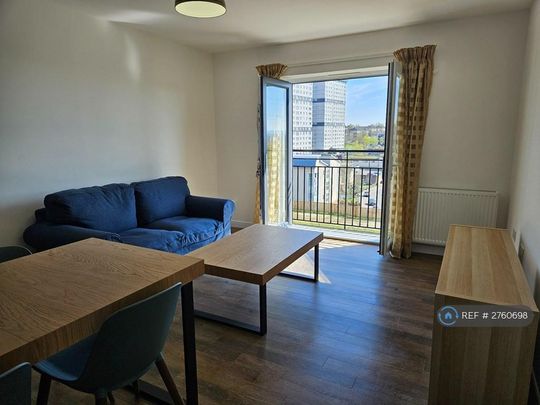 2 bedroom flat to rent - Photo 1