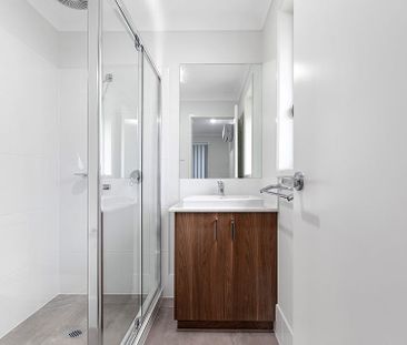 39 Mapplewell Circuit - Photo 4