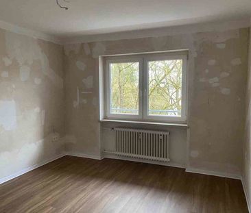 Teilsanierte 2-Zimmer-Wohnung mit Balkon sucht Nachmieter - Photo 1