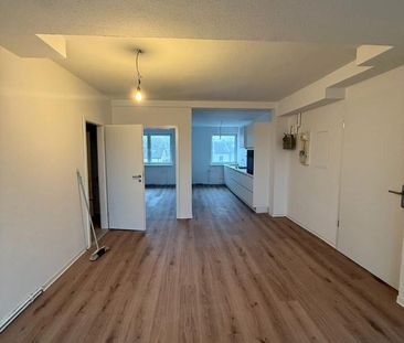 NEU! sanierte 2-Zimmer Wohnung mit Balkon in zentraler Lage - Foto 1