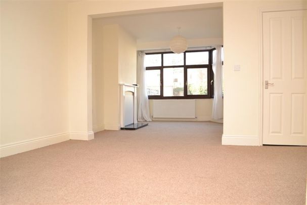 3 bedroom end of terrace house to rent - Photo 1