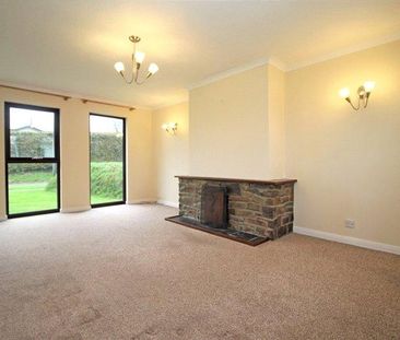2 bedroom bungalow to rent - Photo 1