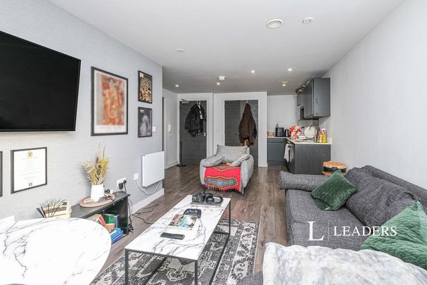 1 bedroom flat to rent - Photo 1