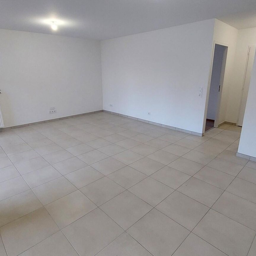 location Appartement T2 DE 48.06m² À COUBLEVIE - Photo 1