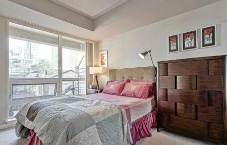 BSN CONDO: Yonge St & Bloor St (35 Hayden St) AD#1000404 - Photo 3