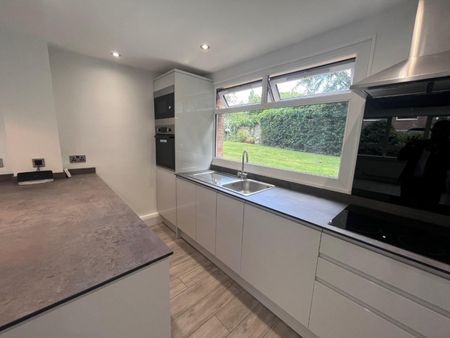 1 bedroom Flat To Let - Photo 3