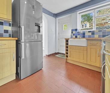 2 bedroom end of terrace house to rent - Photo 1