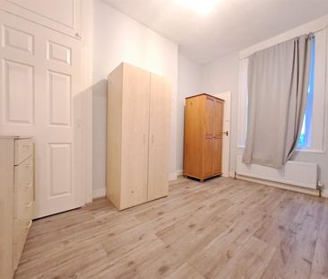 2 Grove Green Road, London E11 - Photo 3