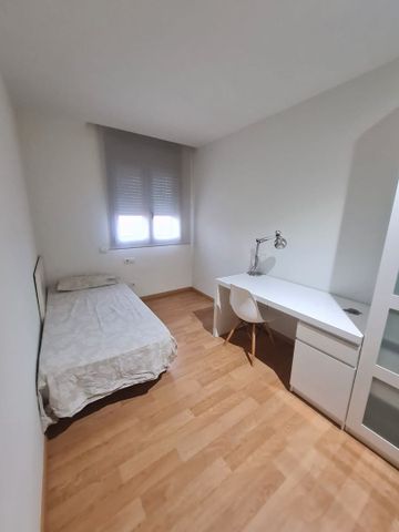 Piso de alquiler en Avinguda de la Clota, 46, Volpelleres - Photo 4