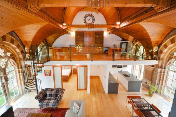 Spectacular three bedroom penthouse in a Grade II listed conversion. - Photo 1