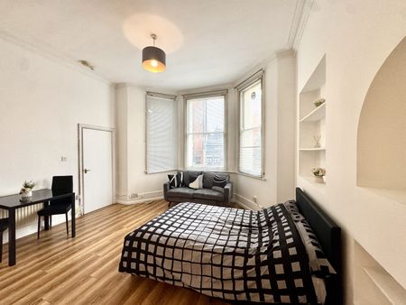 Broadhurst Gardens, Finchley Road, London, NW6 - Photo 3