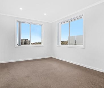 Dee Why, 4 Hogarth Avenue - Photo 1