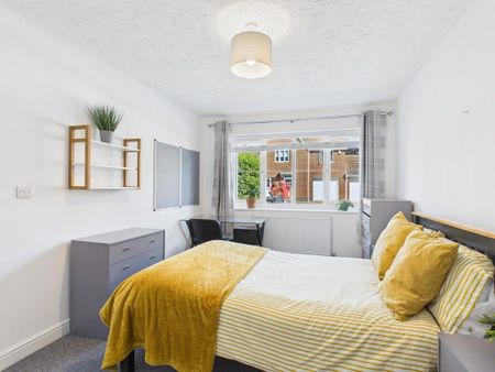 6 bedroom detached house to rent - Photo 5