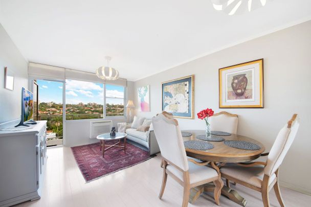 Immaculately furnished apartment with views - Photo 1