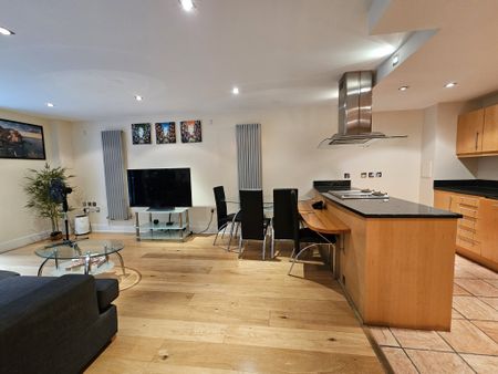 2 bedroom / 1 bathroom property to let in the heart of Canary Wharf, E14 - Photo 4