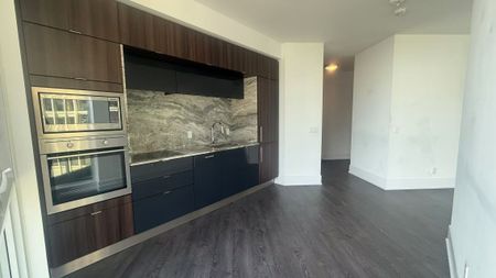 For Lease - 1 Edgewater Drive Unit# 522, Toronto, Ontario - Photo 3